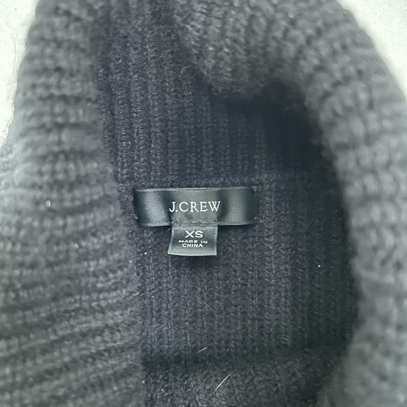 J. Crew Wool and Cashmere Relaxed Turtleneck Size XS. Good used condition. - Picture 5 of 5
